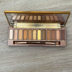 Naked Honey Pallet